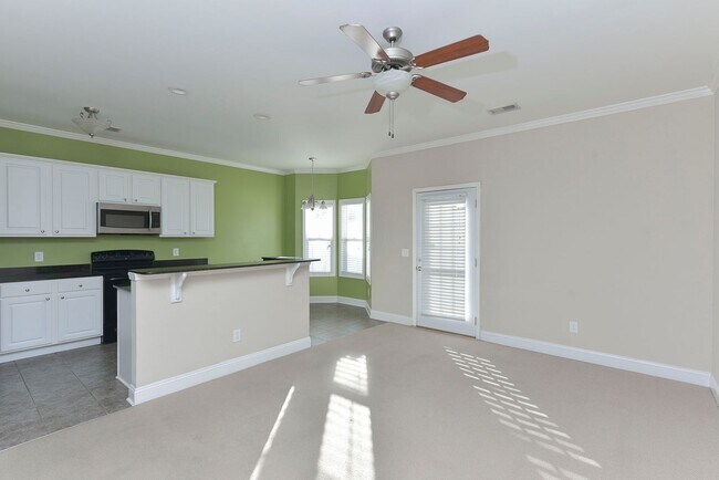 Building Photo - 1 Braiden Manor Rd