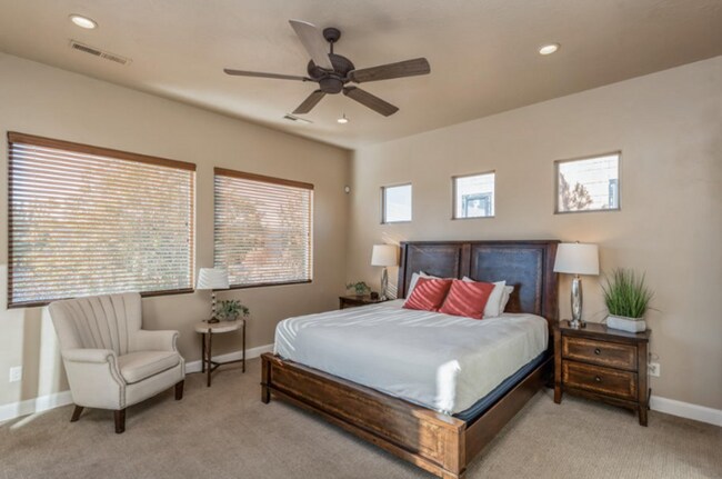 Building Photo - Fully Furnished home in the heart of Hurricane