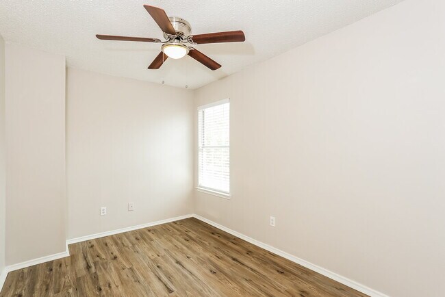 Building Photo - 1130 Colbert Ln