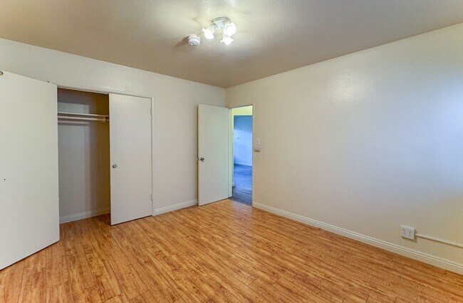Building Photo - 4253 1/2 S Centinela Ave-