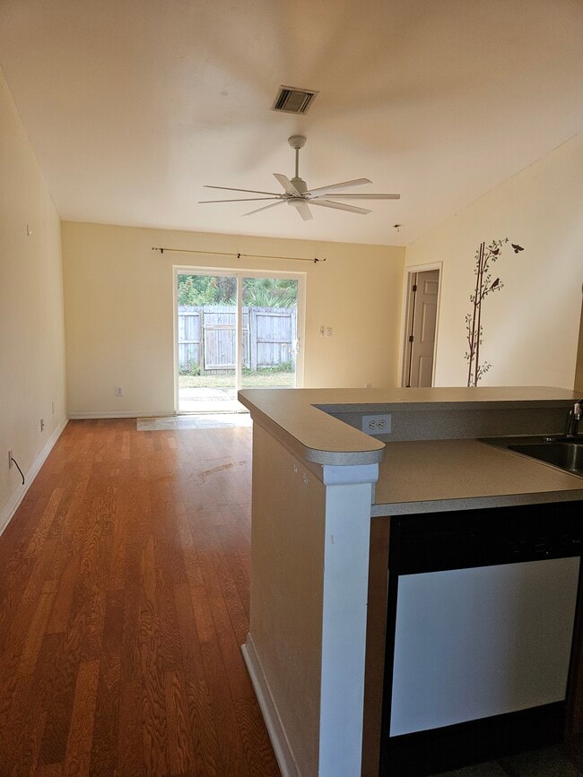 Living room - 520 Benton Dr