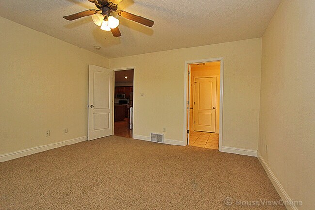 Building Photo - 2358 Garrett Ln