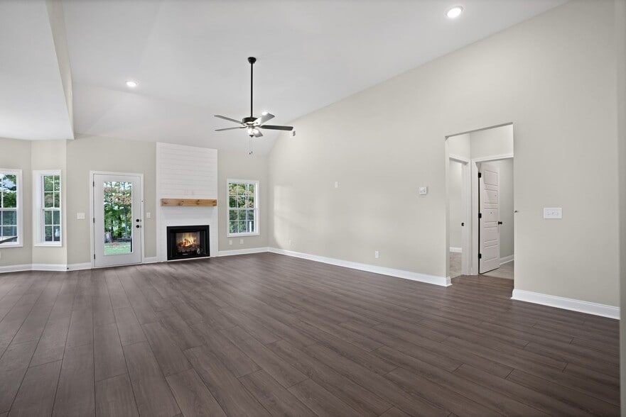 Building Photo - 502 N Halifax Ct