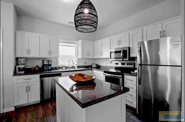 Building Photo - 219 Las Joyas Blvd