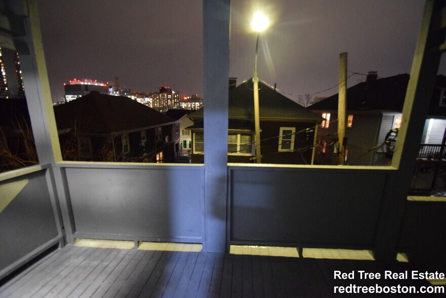 Building Photo - 159 Hillside St