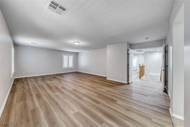 Building Photo - 259 Oakbrook Ridge Ave