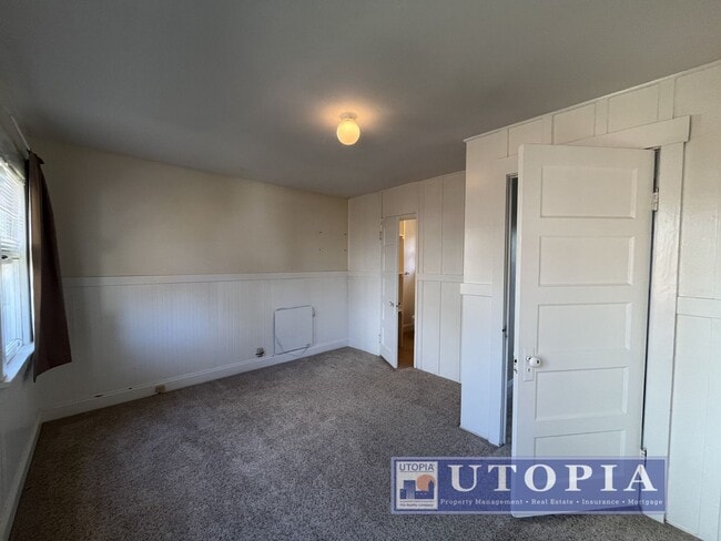 Building Photo - 204 Hollister Ave