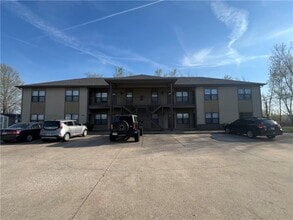 Building Photo - 3014 SE J St