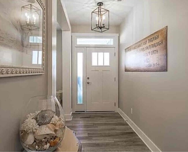 Building Photo - 7 Montaugue St