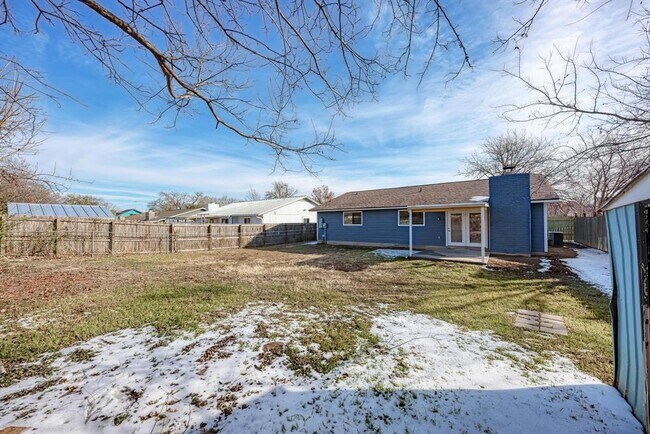 Building Photo - 1502 Sagebrush Dr