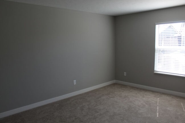 Building Photo - Beautiful Newer 5 BR Home in Brownsburg!