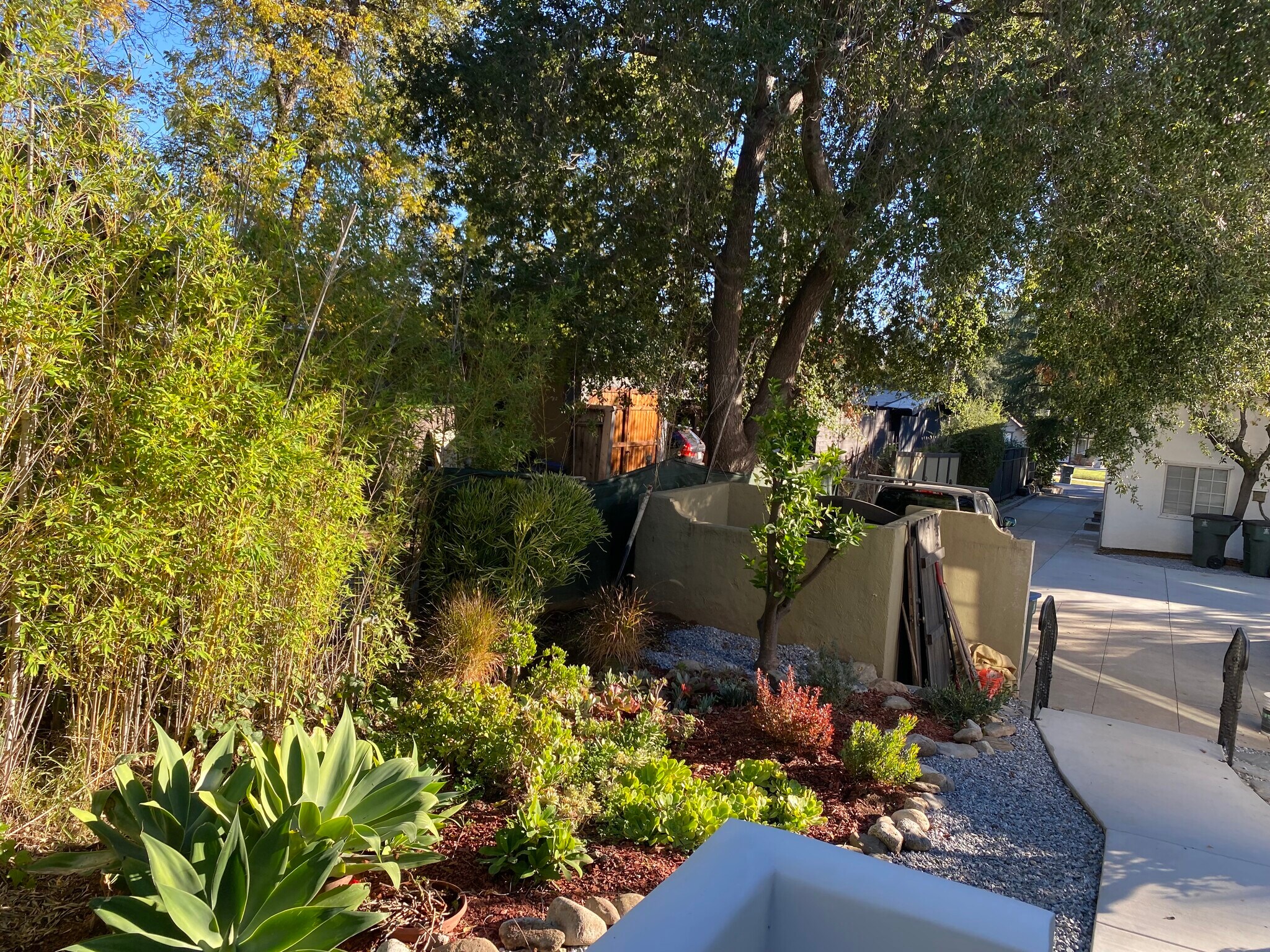 Building Photo - 1077 E Howard St