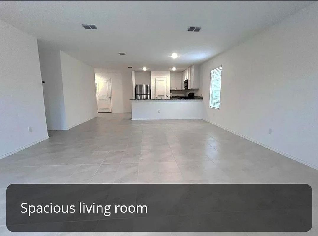 Building Photo - 913 Sourgum St