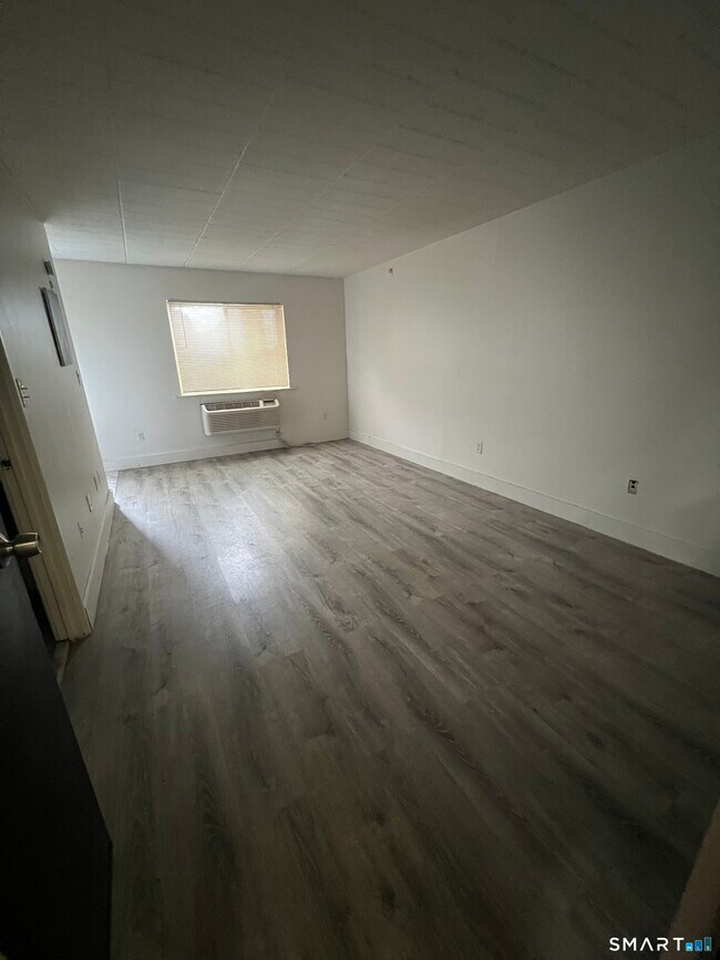Building Photo - 1575 Boston Ave