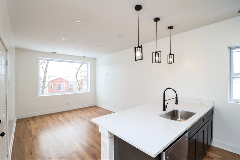 Building Photo - 1249 S Kedvale Ave