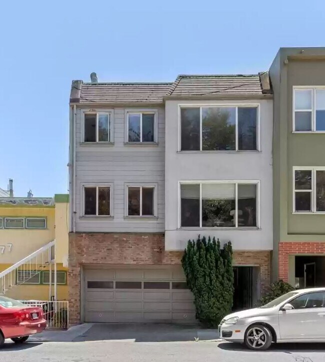 Primary Photo - 781 Corbett Ave