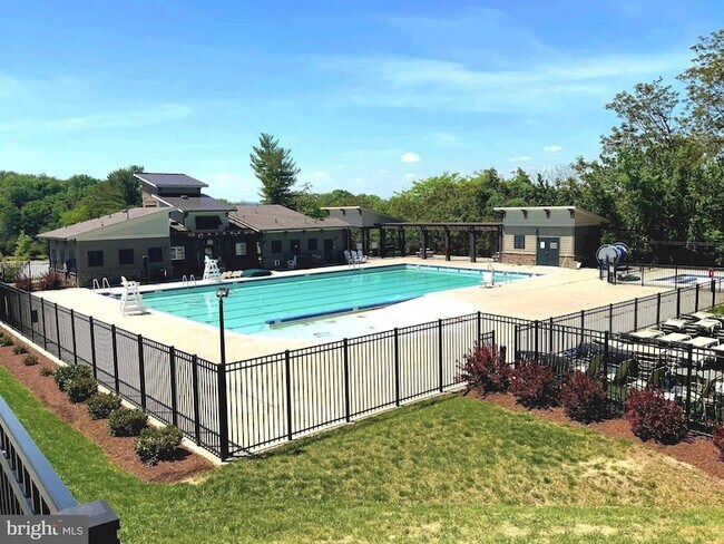 Building Photo - 5763 Hawk Ridge Rd