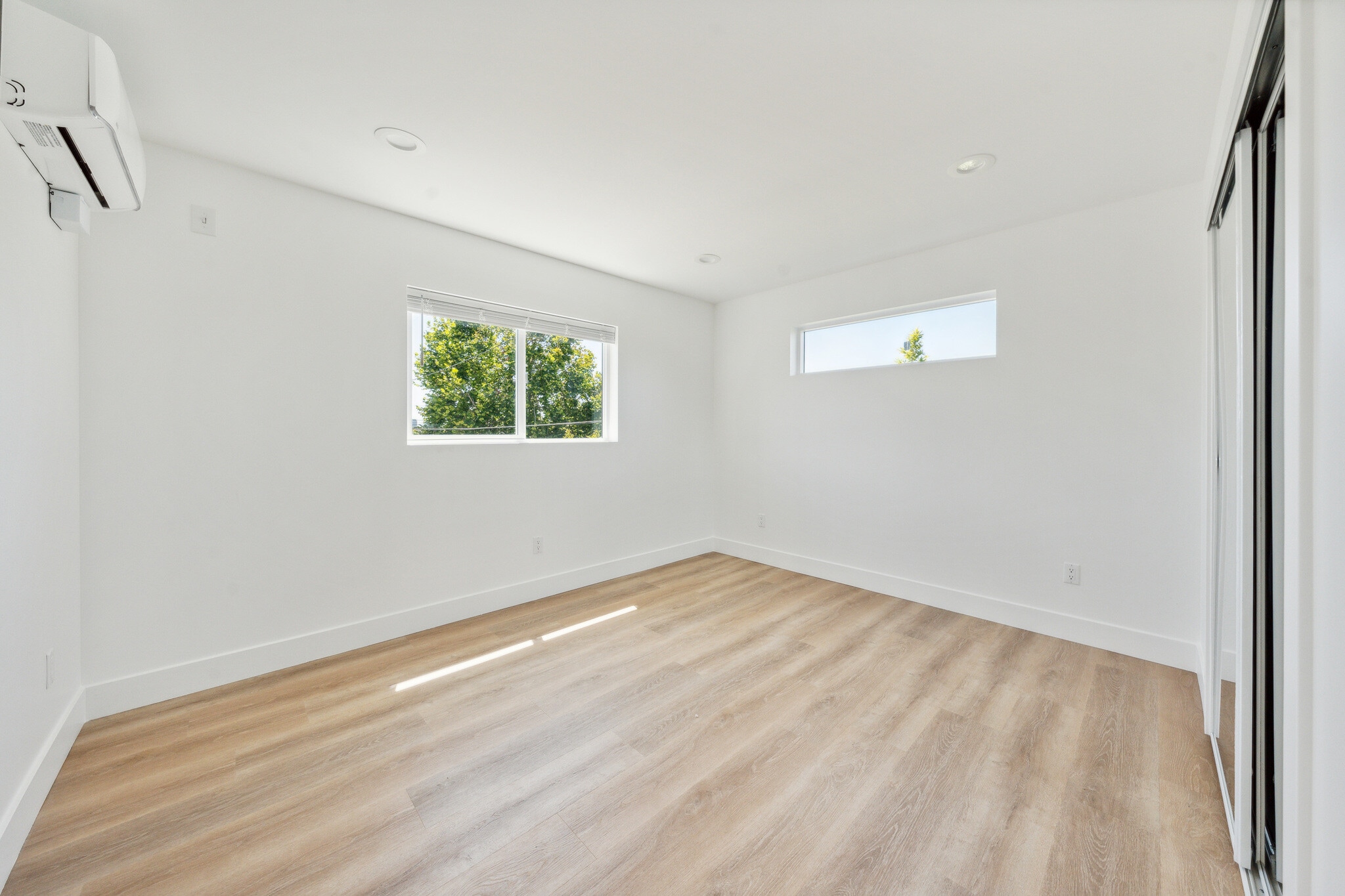 Building Photo - 6009 W 85th Pl