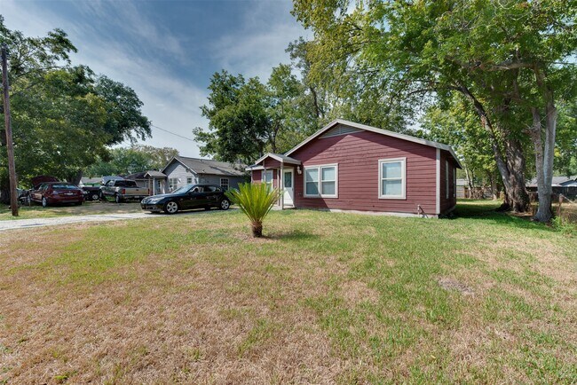 Building Photo - 7601 Springdale St