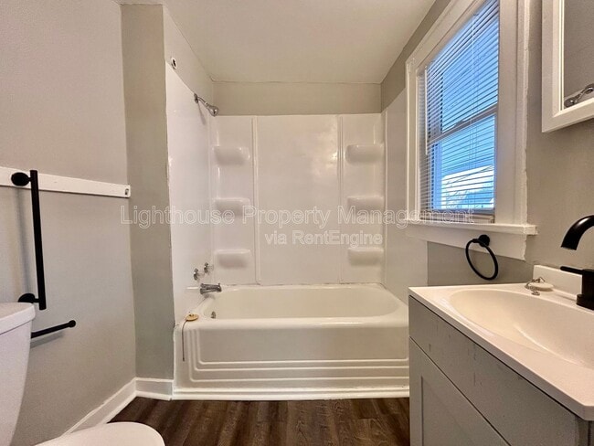 Building Photo - 1000 Cass Ave SE