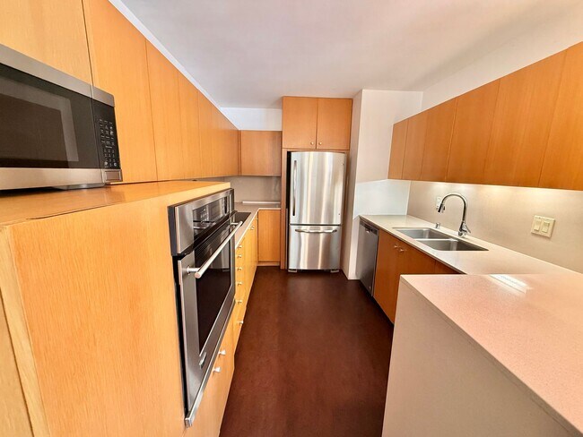 Building Photo - Mid-Century Modern Condo with Views of Balboa Park - 2 Bed x 2 Bath with Parking