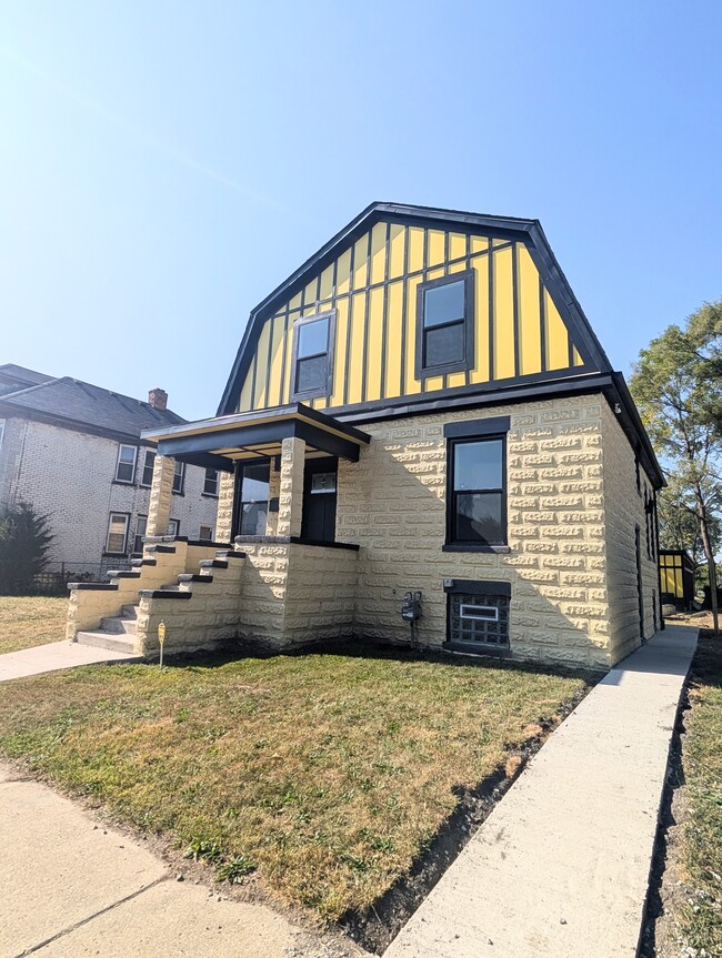 Building Photo - 7377 Melrose St