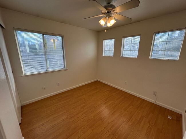 Building Photo - Avail Now - Elk Grove