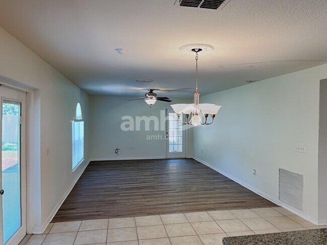 Building Photo - 544 Westcliffe Dr