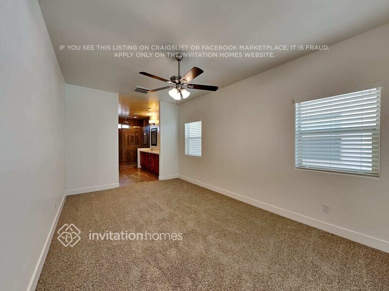 Building Photo - 16513 S 10th St