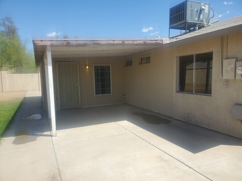 Building Photo - 8822 W Sahuaro Dr