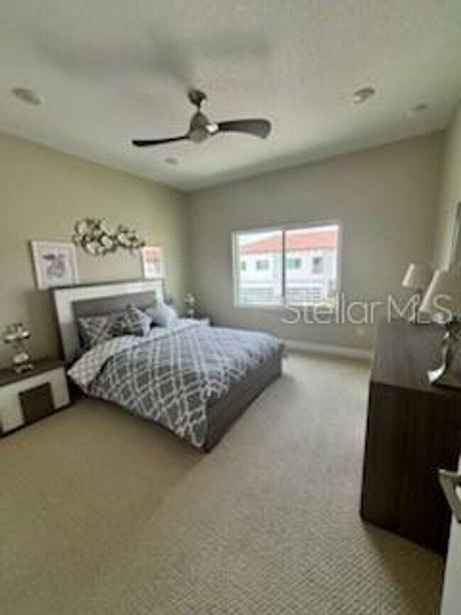Building Photo - Providence Townhome For Rent