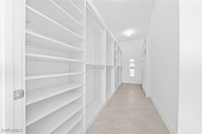 Building Photo - 4947 Brigata Wy