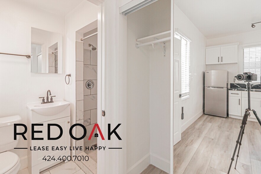 Building Photo - 1017 S Kingsley Dr