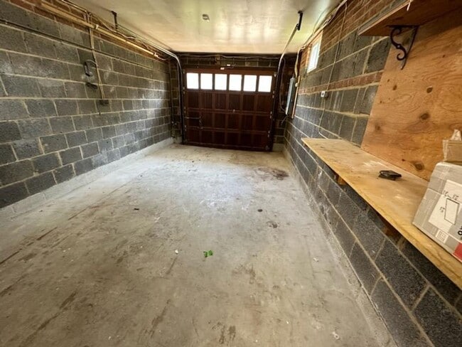 Building Photo - Immaculate 3 BD 2 BA Detached Home with Garage in Springfield, VA