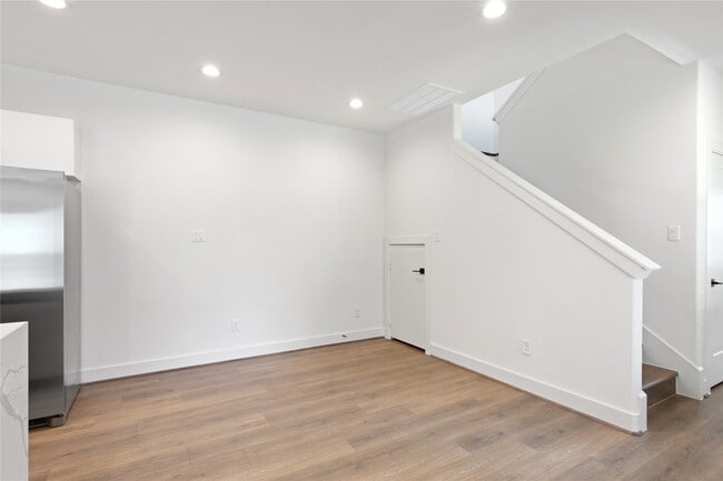 Building Photo - 2761 Sunny Briar Dr