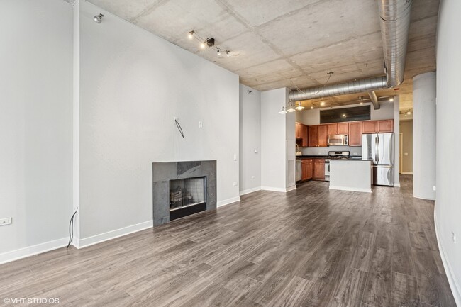 Building Photo - 720 N Larrabee St