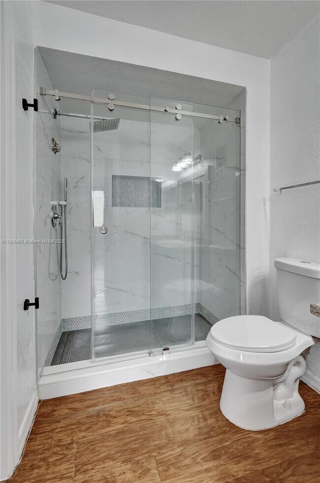 Building Photo - 417 Vista Isles Dr