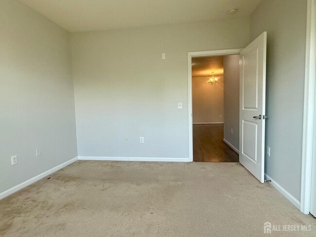 Building Photo - 531 Doral Ct
