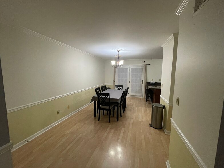 Building Photo - 503 Chambers Rdg