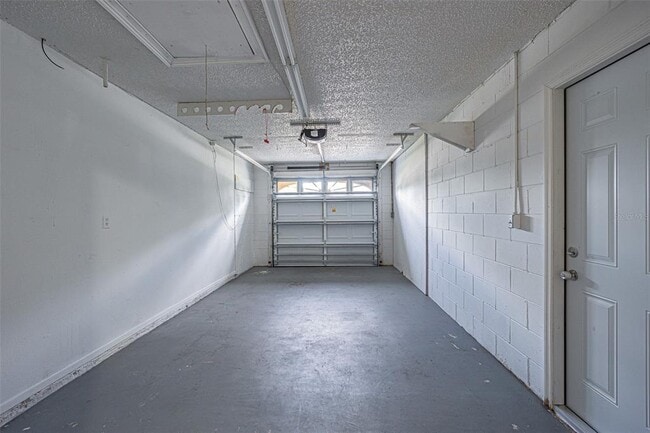 Building Photo - 1529 Larkin Rd