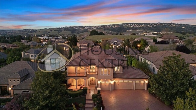 Building Photo - Custom Luxury Rental Home in HIGHLY DESIRA...