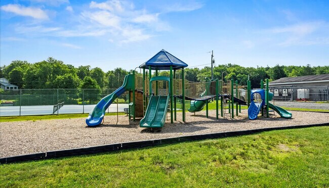 Building Photo - 223 Paxinos Dr