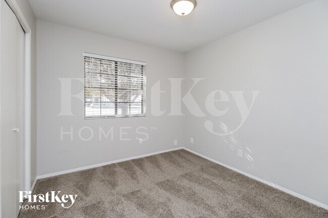 Building Photo - 3928 E Garnet Cir