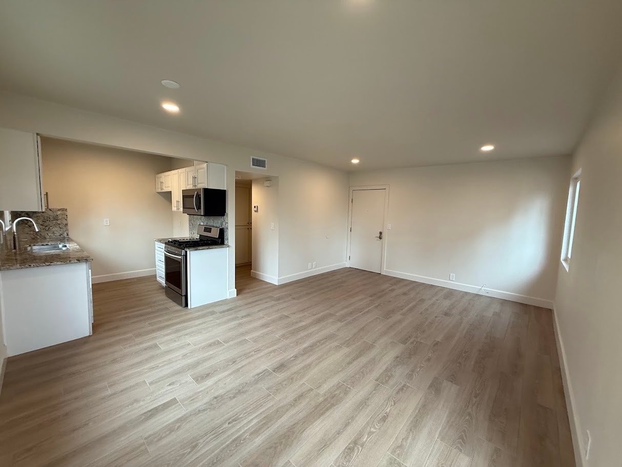 Building Photo - 28240 Via Princesa