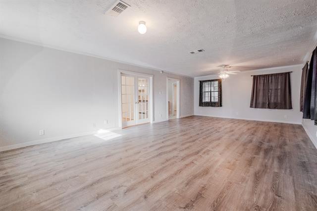 Building Photo - 1321 Mercedes St