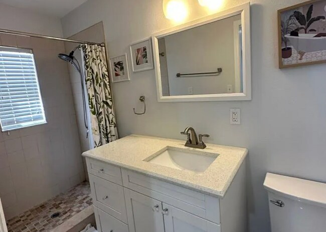 Building Photo - Stadium Studio/  Efficiency