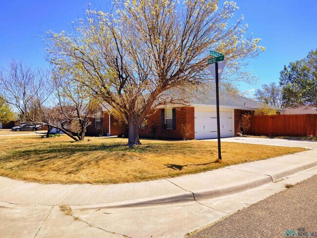 Building Photo - 2301 Reese Dr