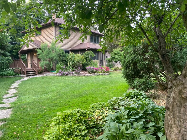 Building Photo - 1117 Rocky Beach Rd