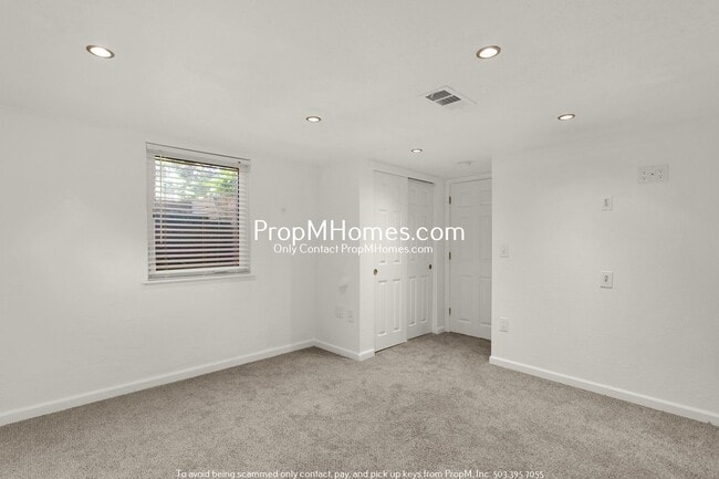 Building Photo - NE Portland Gem w/ Entertainers Backyard +...