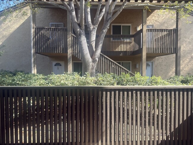 Building Photo - 8545 Villa La Jolla Dr